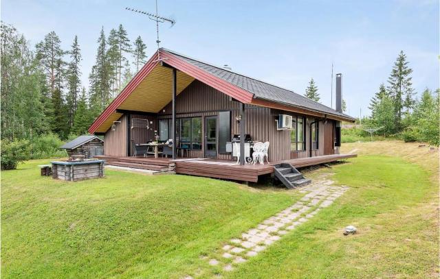 Cozy Home In Siknäs With House Sea View