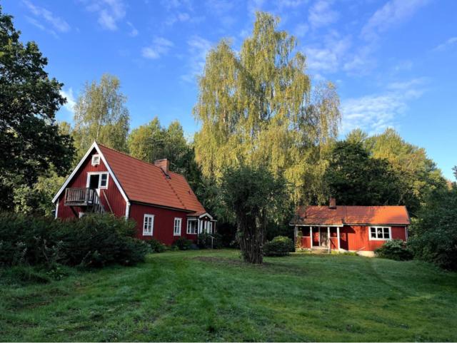 Charming Forest Retreat, 15 Min from Mariefred