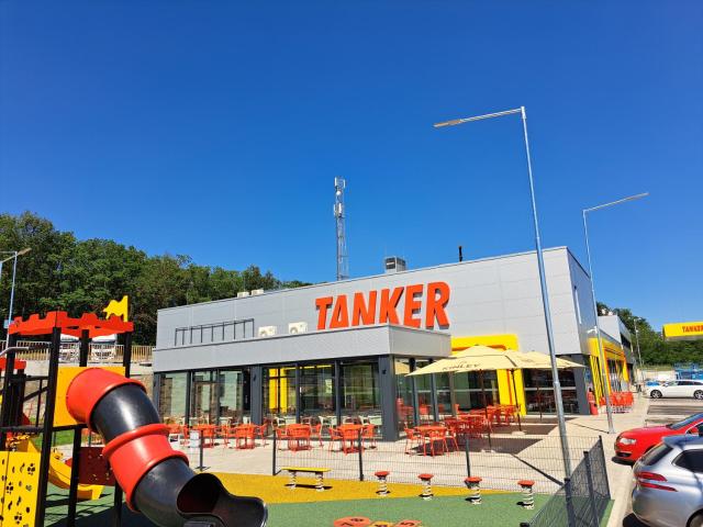 TANKER Apartments & Bistro Čaradice