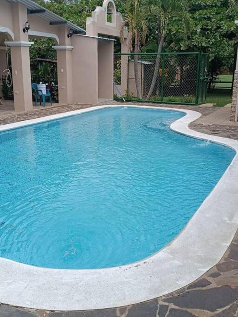 Home with Swimming pool, Wi-FI