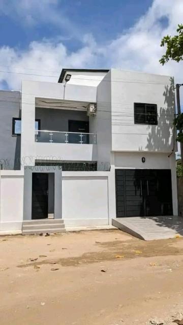 Élégante villa duplex moderne à Baguida