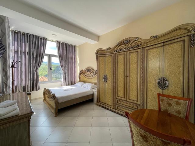 Hotel Latifi