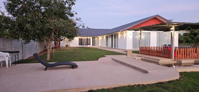 Villa with Pool and Playground