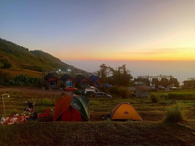 Baan Phak Plaithang at Phu Thap Buek