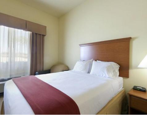 Holiday Inn Express Hotel & Suites Zapata, an IHG Hotel