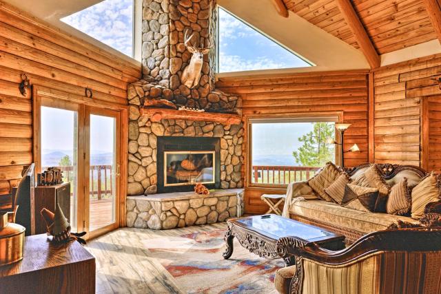 Mountain Bliss Chalet with Great Views!