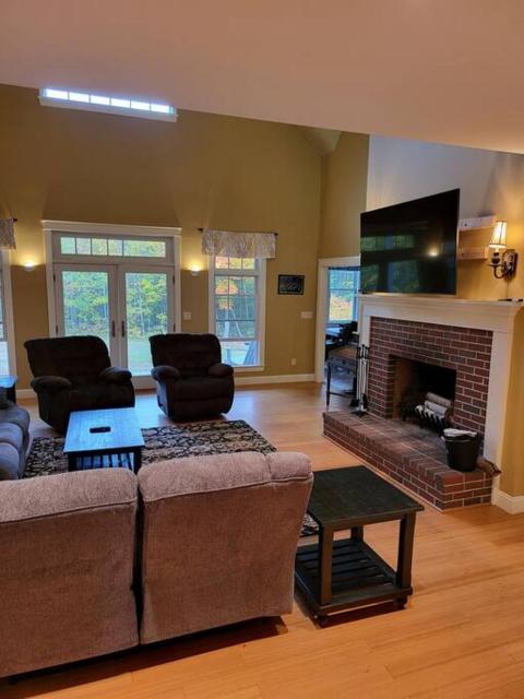 5 Bedroom Bethel Maine home