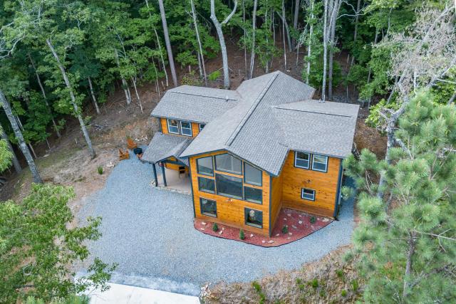 Hillside Hideaway Cabin