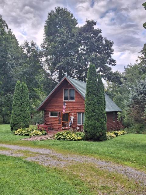 Neshannock Creekside Log Cabin