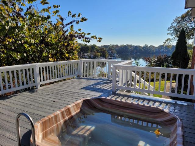 Serene 5 Bedroom Waterfront Retreat Near BWI