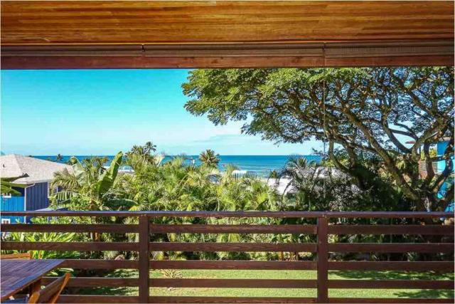 Walk Minutes to beach/Ocean views/with AC/Waimea Bay