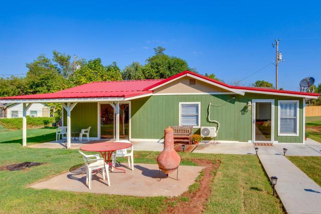 Oklahoma Home Near Lake with Patio, Grill and Chiminea