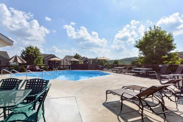 Ozark Mtn View Condo Resort-In/outdoor Family Fun