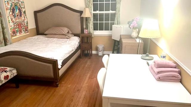 B3 A private room in Naperville downtown with desk and Wi-Fi near everything