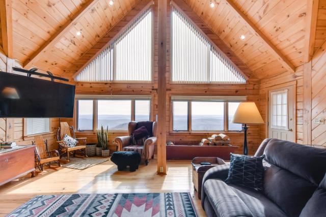 Spacious Howard Cabin with Wraparound Deck and Views!