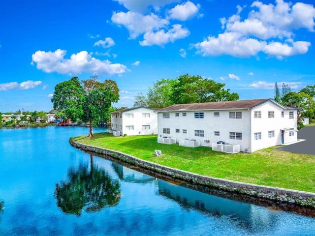 Water Front Condo - First Floor - Palm Wave Says