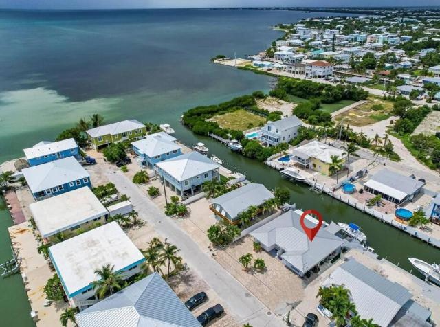 Waterfront with Boat Lift/Kayaks and Hot Tub