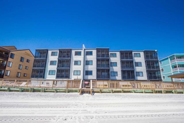 Ocean Breeze Beachfront Condo, Newly Renovated