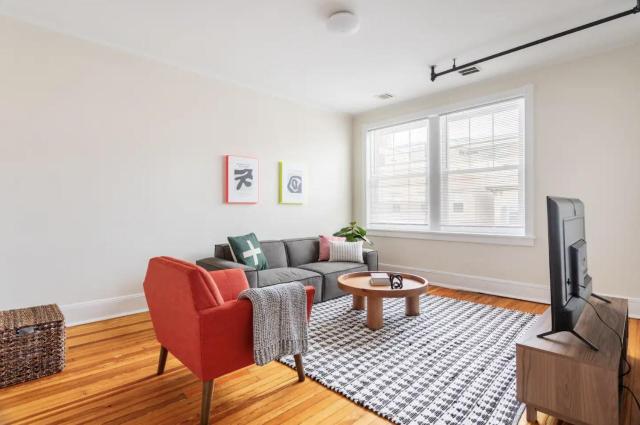 Fun & Funky 2BR in Downtown Princeton