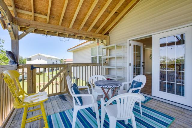 Port Sulphur Retreat with 2 Balconies and Bayou Access