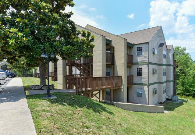 Beautiful Branson Getaway-Next to Silver Dollar City &Tablerock-Family Amenities