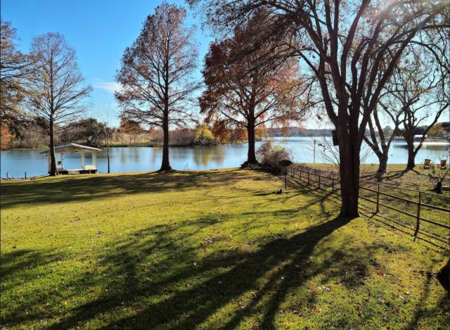 Lakehouse Inks Lake, Texas