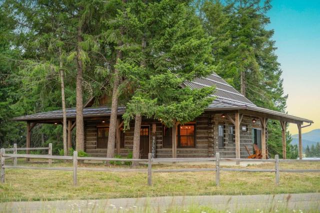 Moose Hollow Cabin Near Moscow