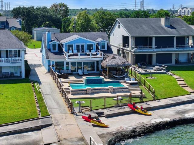 Bayfront Luxury House with Pool