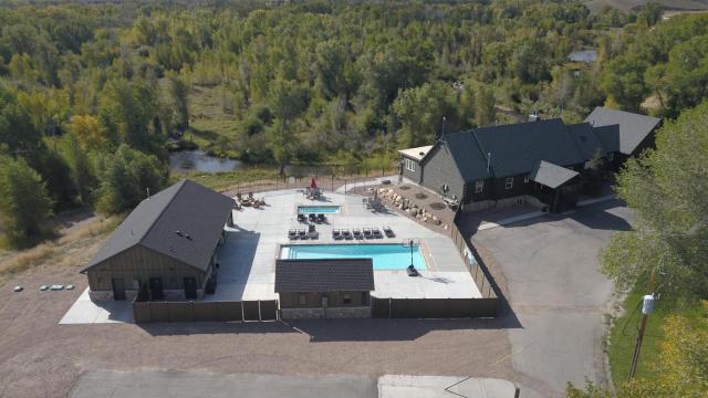 Beautiful Wyoming Lodge and Ranch with private pool