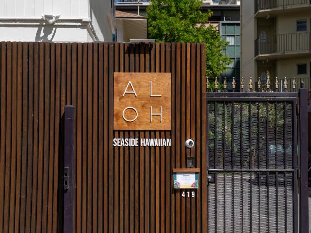 ALOH Seaside Hawaiian Hostel