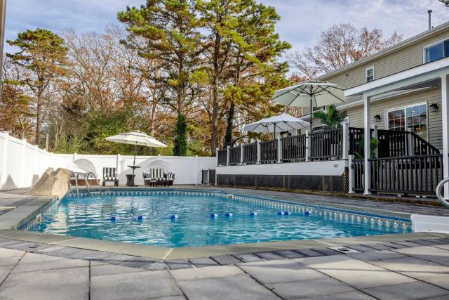 Modern 5 BR Stay Minutes From LBI