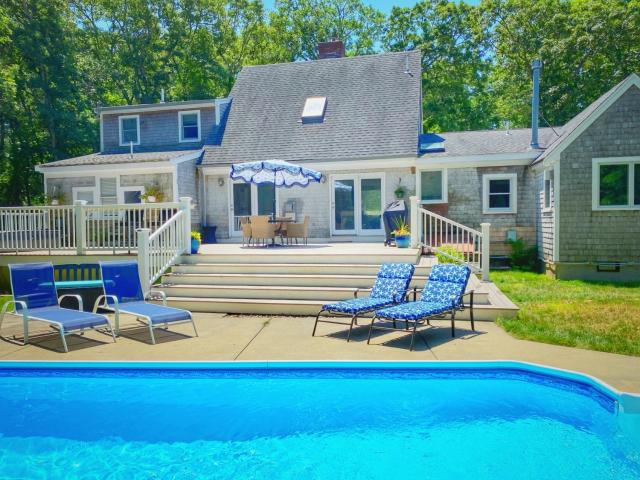 Barnstable Breeze with Seasonal Pool and Hotub