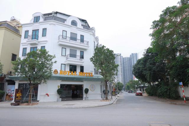 Royal Hotel Trâu Quỳ