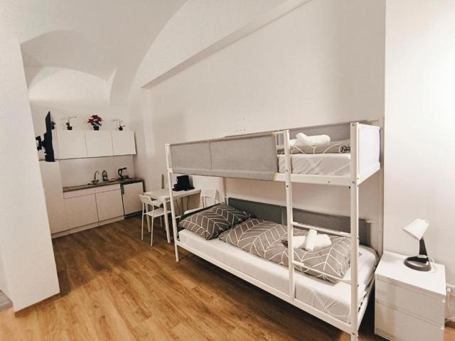 Dormitory room 3 Beds B