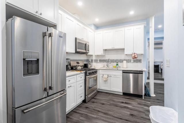 Luxurious 4BR 2BA Apartment Near NYC and More