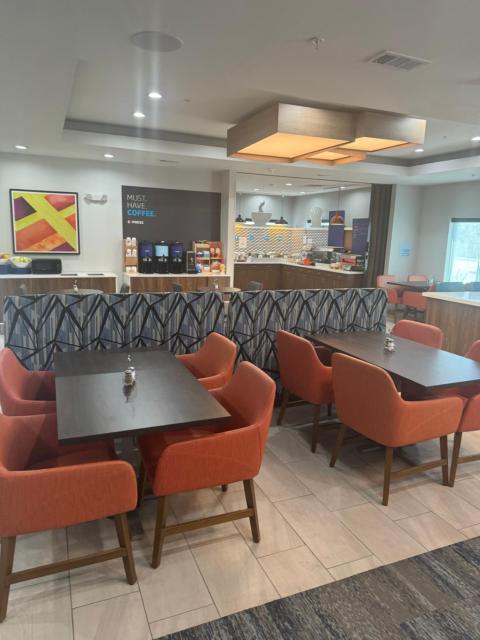 Holiday Inn Express &Suites