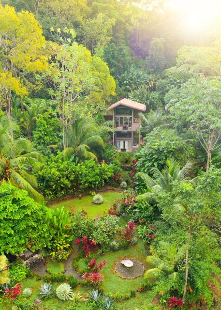 Casitas Del Rio Riverfront Nature Lodge