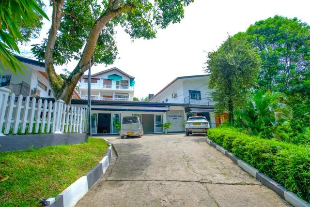 Water Front Hotel - Kandy