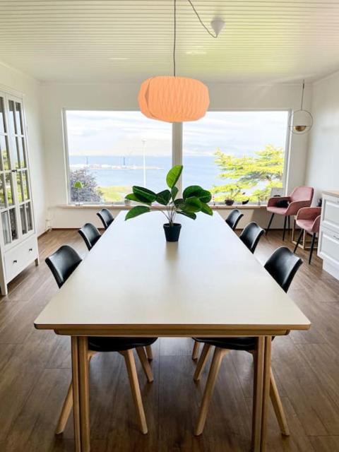 3 BR Villa for 4 guests, Ocean view in Tórshavn