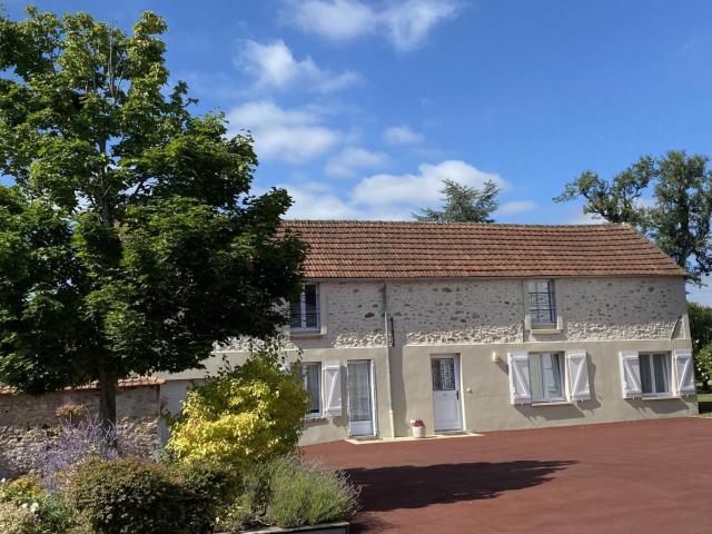 Maison de campagne spacieuse avec jardin clos et parking sécurisé près de Paris - FR-1-527-57