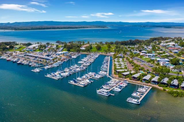 Tin Can Bay Marina Villas