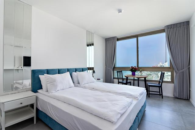 Netanya SeaView ApartHotel