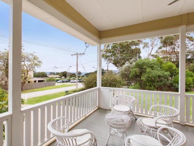 BEACHSIDE GETAWAY DROMANA