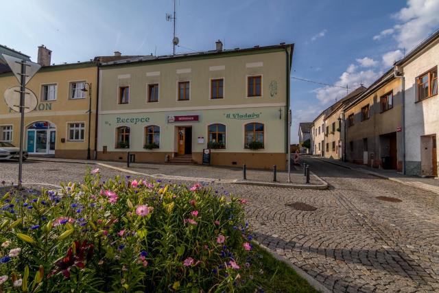 Penzion a restaurace U Vladaře