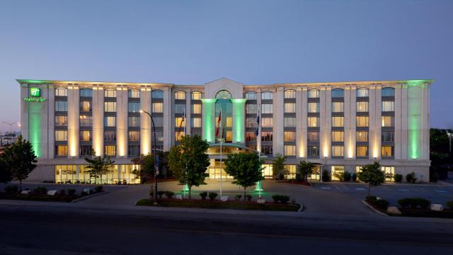 Holiday Inn & Suites Montreal Airport, an IHG Hotel