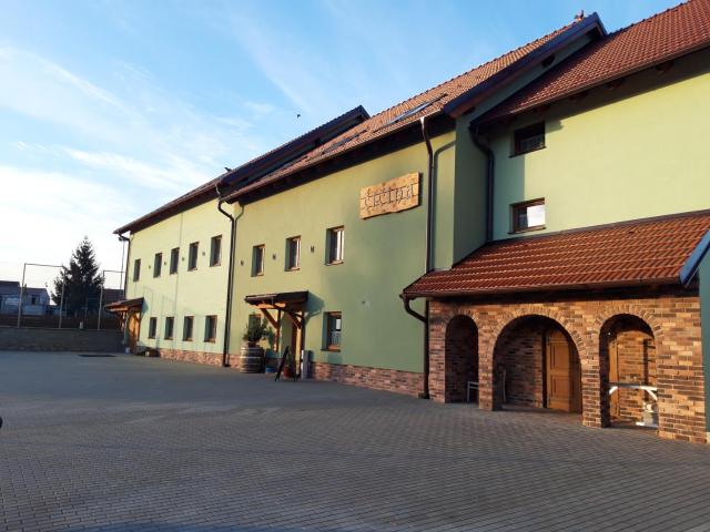 Čičina Tvrdonice penzion, restaurace, vinný sklep