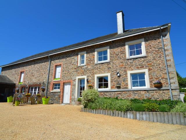 Beautiful gîte in former farmhouse with garden