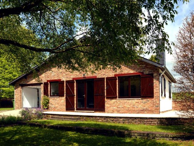 Cozy bungalow with large enclosed garden