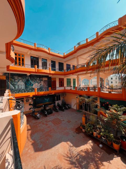 Live Free Hostel Rishikesh