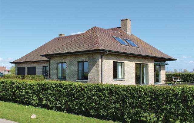 Beautiful Home In Diksmuide With Wifi